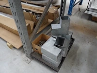 Grote partij metalen paalhouders - afbeelding 6 van  11