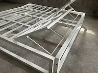 Grote partij metalen strandbed-frames - afbeelding 4 van  7