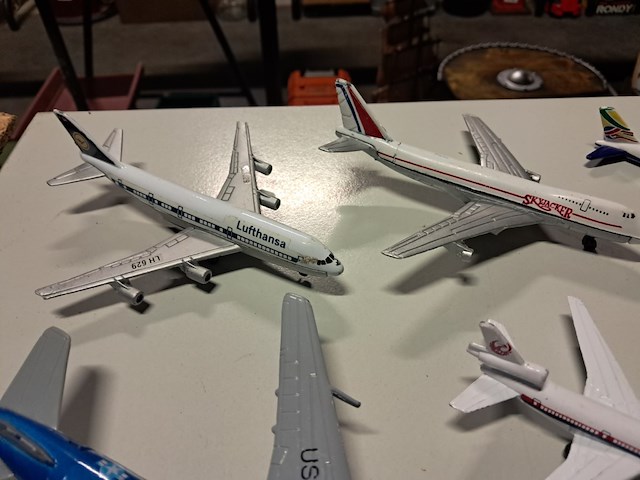 Grote partij metalen vliegtuigen 12 stuks - afbeelding 2 van  6