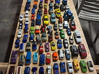 Grote partij metalen wagens 110 stuks - afbeelding 1 van  9