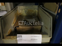 Grote partij meubelscharnieren; ijzeren en messing reuzelpluggen - afbeelding 2 van  19