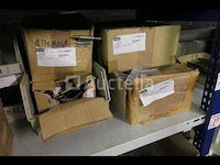 Grote partij meubelscharnieren; ijzeren en messing reuzelpluggen - afbeelding 14 van  19