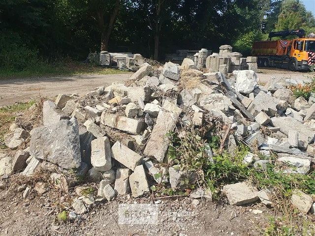 Grote partij natuursteen - afbeelding 1 van  2