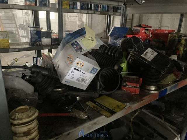 Grote partij onderdelen en toebehoren voor auto's - afbeelding 17 van  44