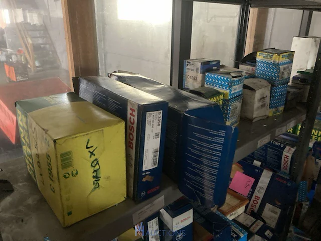 Grote partij onderdelen en toebehoren voor auto's - afbeelding 12 van  44