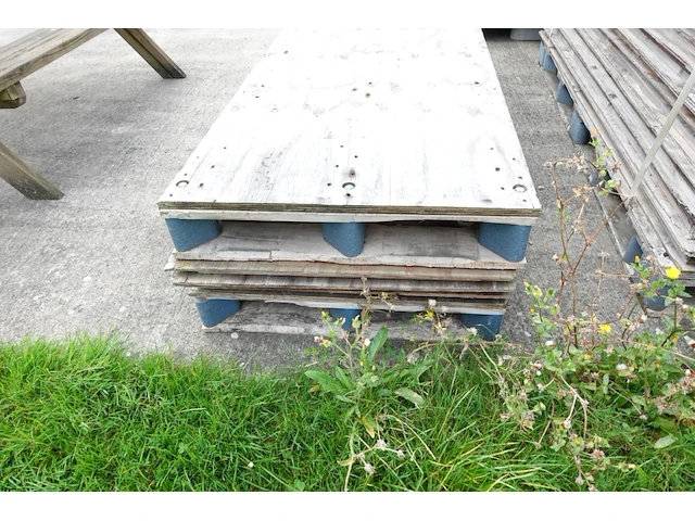 Grote partij palletranden & diverse palletdeksels - afbeelding 4 van  5