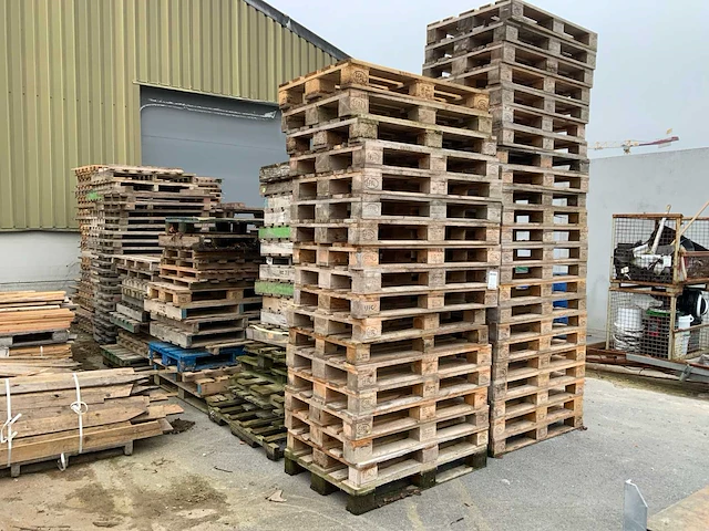 Grote partij pallets - afbeelding 1 van  5