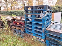 Grote partij palletten - afbeelding 6 van  6