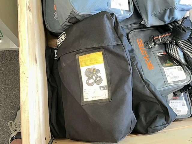 Grote partij petzl klimmaterialen 40x - afbeelding 7 van  12