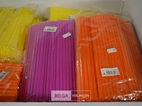 Grote partij plastic rietjes - afbeelding 2 van  4