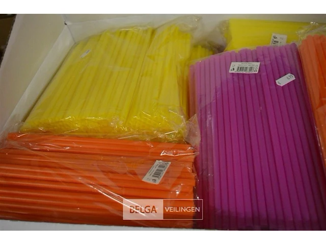 Grote partij plastic rietjes - afbeelding 3 van  4