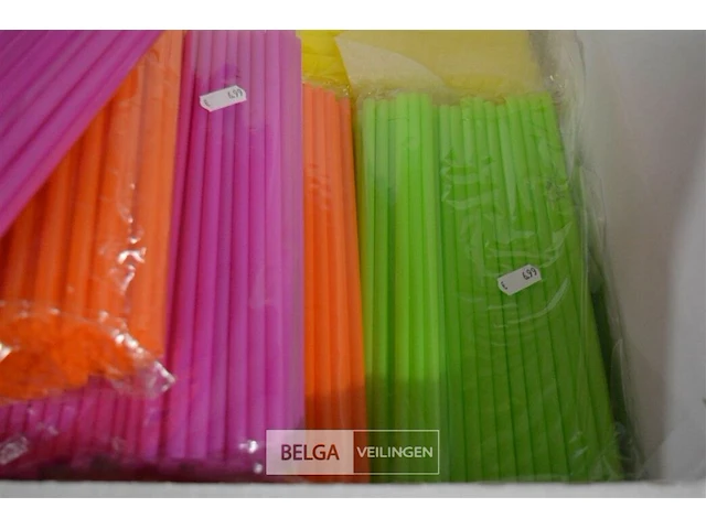 Grote partij plastic rietjes - afbeelding 4 van  4
