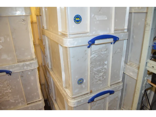 Grote partij pvc bakken met en zonder deksel ca. 95 stuks 145x84 (b248) - afbeelding 4 van  8