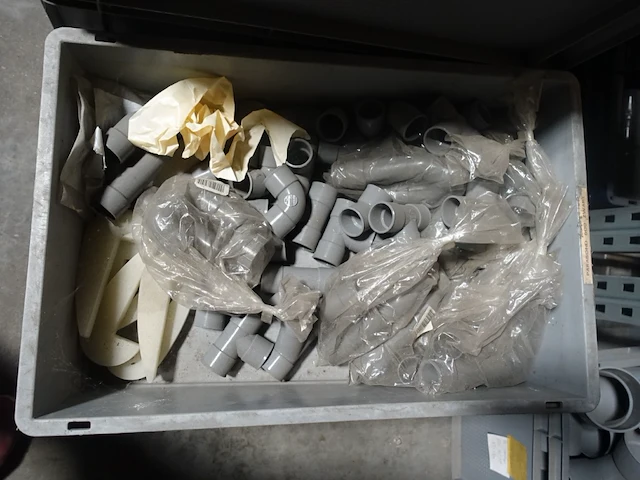 Grote partij pvc koppelstukken - afbeelding 4 van  34