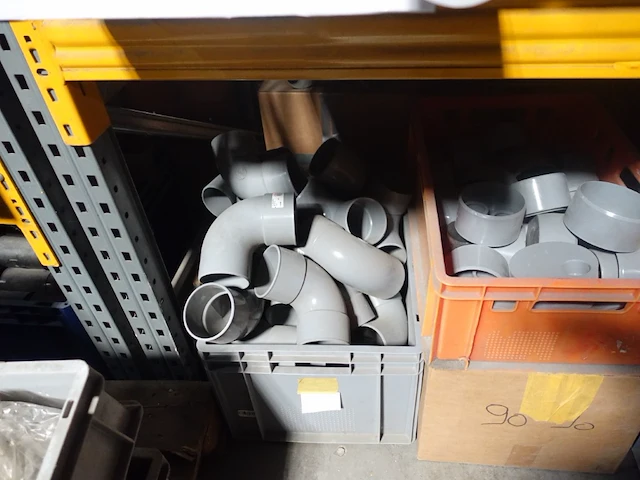 Grote partij pvc koppelstukken - afbeelding 13 van  34