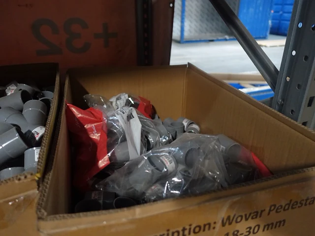 Grote partij pvc koppelstukken - afbeelding 28 van  34