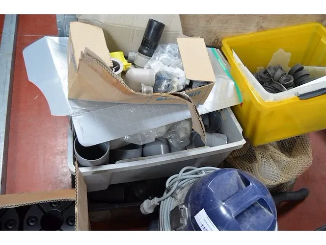 Grote partij sanitaire pvc koppelingen en galva koppelingen (15) - afbeelding 6 van  21