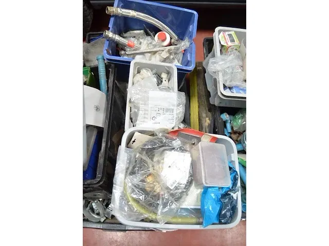 Grote partij sanitaire pvc koppelingen en galva koppelingen (15) - afbeelding 8 van  21