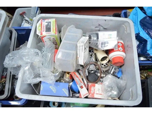 Grote partij sanitaire pvc koppelingen en galva koppelingen (15) - afbeelding 18 van  21