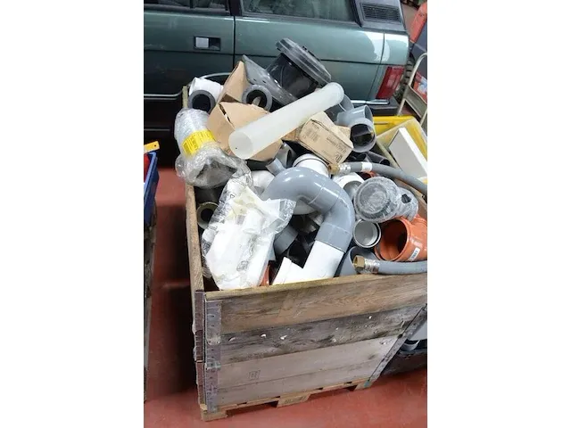 Grote partij sanitaire pvc koppelingen en galva koppelingen (15) - afbeelding 21 van  21
