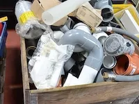 Grote partij sanitaire pvc koppelingen en galva koppelingen (15) - afbeelding 21 van  21