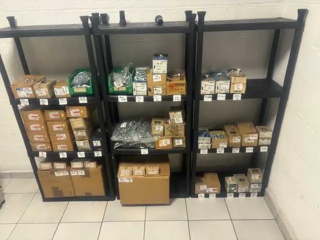 Grote partij schroeven schroeven - afbeelding 4 van  5