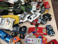 Grote partij speelgoed - afbeelding 2 van  8