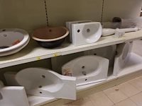 Grote partij spoelbakken en wc brillen - afbeelding 12 van  13