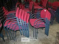 Grote partij stapelstoelen - afbeelding 2 van  9