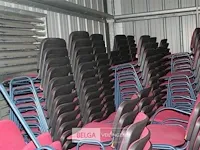 Grote partij stapelstoelen - afbeelding 4 van  9