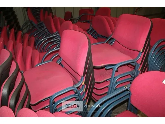 Grote partij stapelstoelen - afbeelding 5 van  9