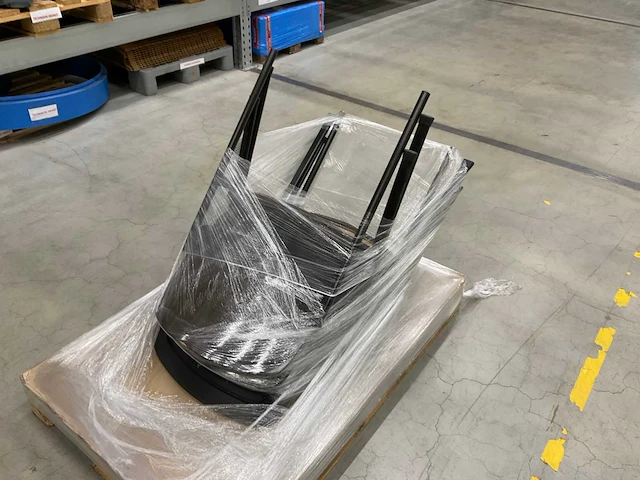 Grote partij tafels & stoelen - afbeelding 11 van  13