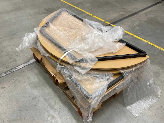 Grote partij tafels & stoelen - afbeelding 13 van  13