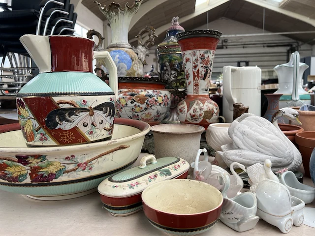 Grote partij vazen, decoratie en bloempotten - afbeelding 8 van  36