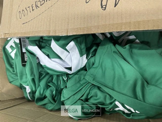 Grote partij voetbalshirts en kousen - afbeelding 5 van  5