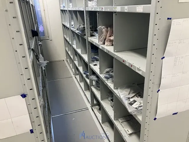 Grote partij voorraad kledij van plm 400 kledingstukken - afbeelding 62 van  107