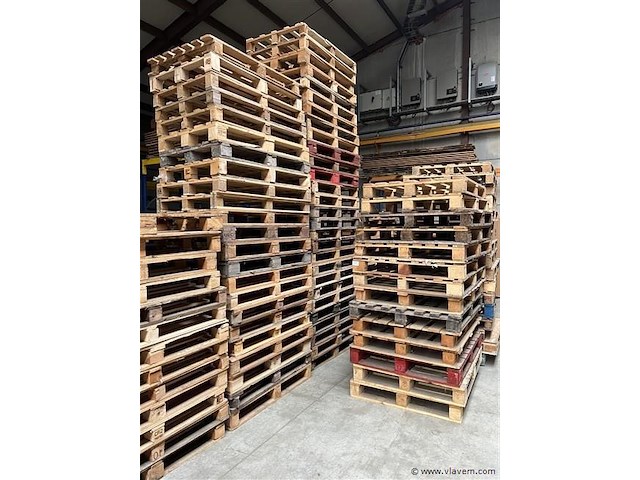 Grote partij wegwerppalletten - afbeelding 3 van  3