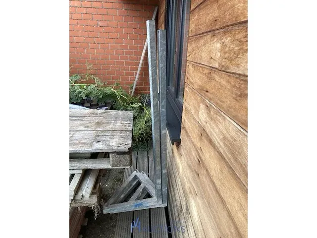 Grote partij werfrestanten - afbeelding 4 van  7