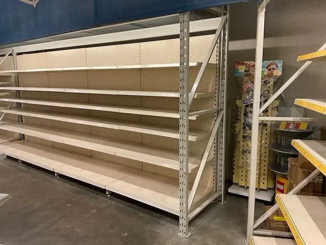 Grote partij winkelstellingen - afbeelding 16 van  30
