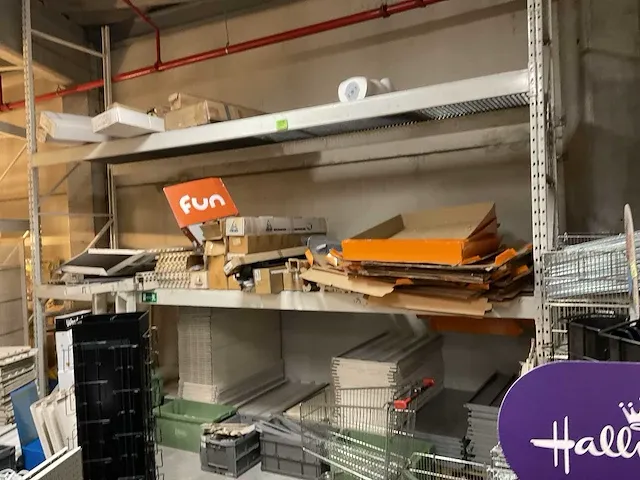 Grote partij winkelstellingen - afbeelding 18 van  30