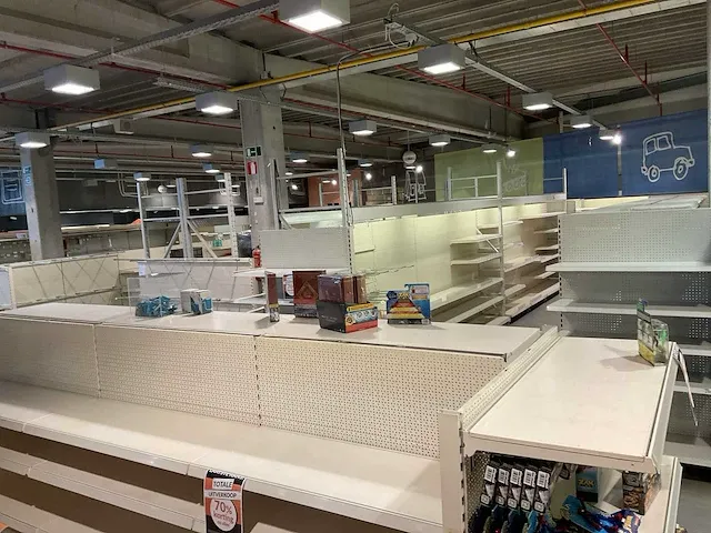 Grote partij winkelstellingen - afbeelding 12 van  30