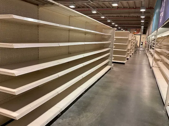 Grote partij winkelstellingen - afbeelding 25 van  30