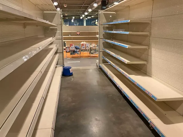 Grote partij winkelstellingen - afbeelding 29 van  30