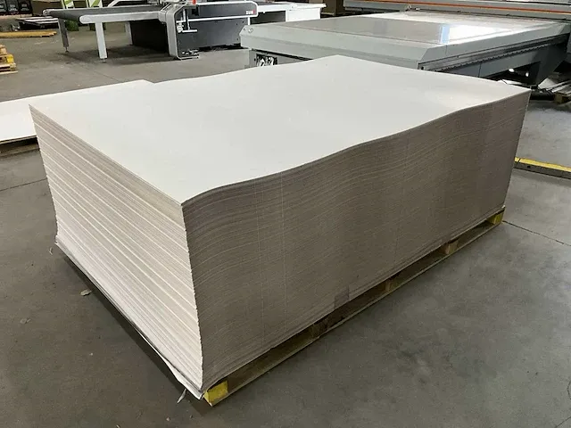 Grote partij wit golfkarton 160x240 - afbeelding 2 van  10