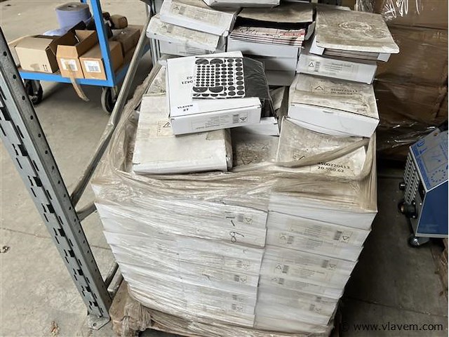 Grote partij zelfklevende vilten pads, (zonder pallet) - afbeelding 1 van  3