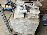 Grote partij zelfklevende vilten pads, (zonder pallet) - afbeelding 1 van  3