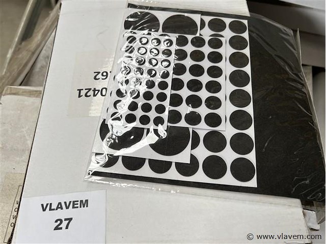Grote partij zelfklevende vilten pads, (zonder pallet) - afbeelding 2 van  3