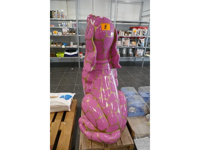 Grote plastieken hond - afbeelding 3 van  3