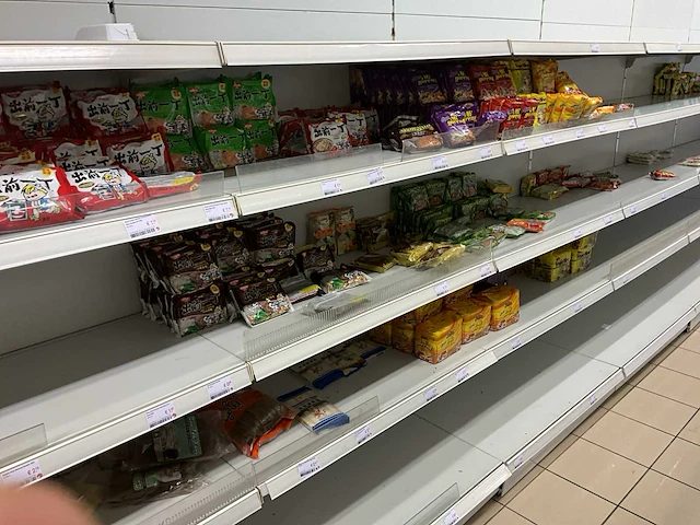 Grote restpartij aziatisch voedsel - afbeelding 2 van  70