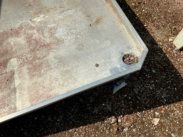 Grote rvs spoeltafel - afbeelding 4 van  5